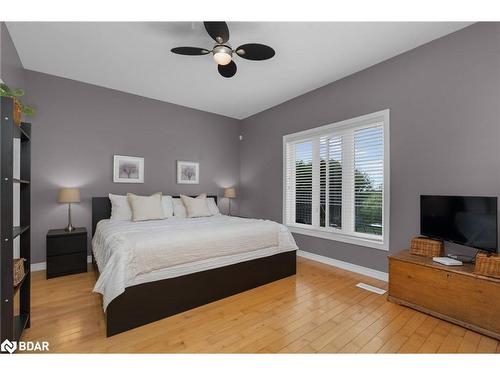 54 Ellis Crescent, Lindsay, ON - Indoor Photo Showing Bedroom