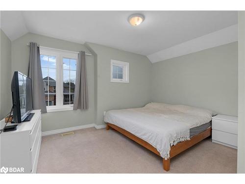 54 Ellis Crescent, Lindsay, ON - Indoor Photo Showing Bedroom