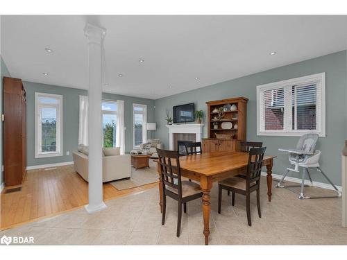 54 Ellis Crescent, Lindsay, ON - Indoor Photo Showing Dining Room