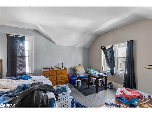 138 Peel Street, Barrie, ON - Indoor Photo Showing Bedroom