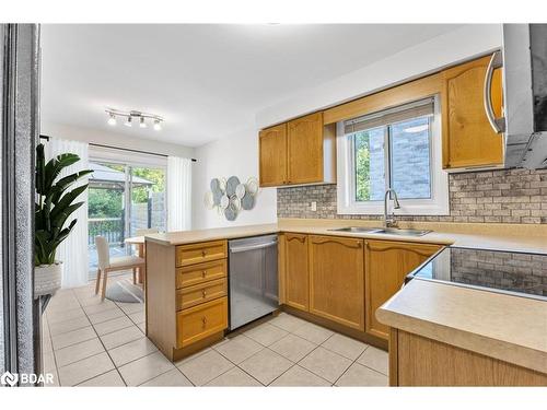 134 Country Lane, Barrie, ON - Indoor Photo Showing Kitchen With Double Sink