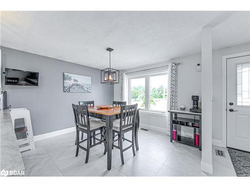 1 Columbia Road, Barrie, ON - Indoor Photo Showing Dining Room