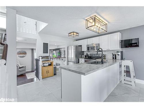 1 Columbia Road, Barrie, ON - Indoor Photo Showing Kitchen With Double Sink With Upgraded Kitchen