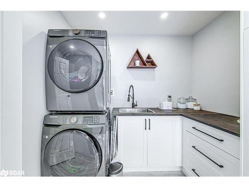 1 Columbia Road, Barrie, ON - Indoor Photo Showing Laundry Room