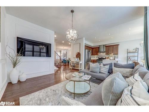 4 Kincaid Lane, Bath, ON - Indoor Photo Showing Living Room