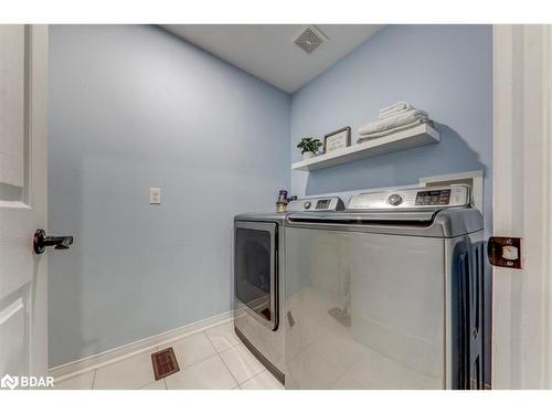 4 Kincaid Lane, Bath, ON - Indoor Photo Showing Laundry Room