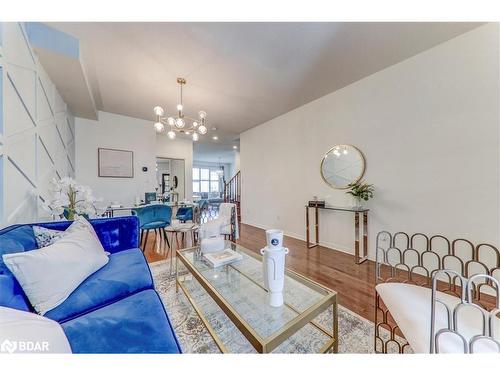 4 Kincaid Lane, Bath, ON - Indoor Photo Showing Living Room