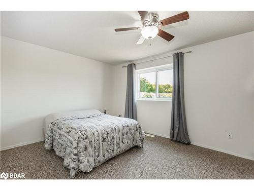 49 Burns Circle, Barrie, ON - Indoor Photo Showing Bedroom