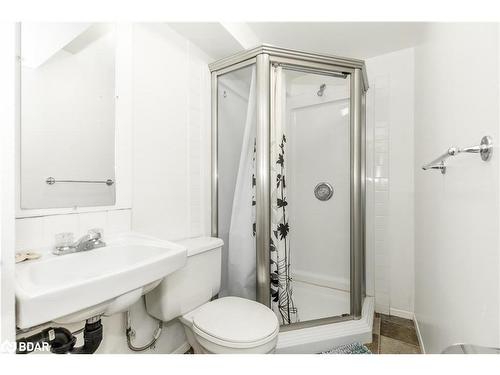 49 Burns Circle, Barrie, ON - Indoor Photo Showing Bathroom