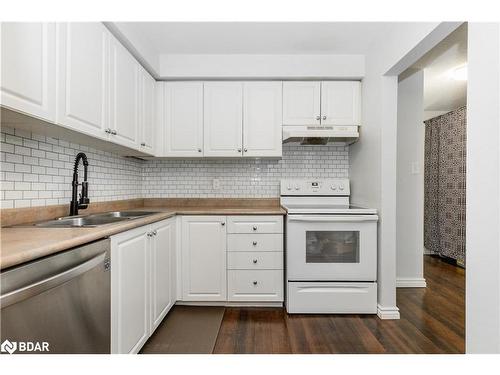 49 Burns Circle, Barrie, ON - Indoor Photo Showing Kitchen With Double Sink