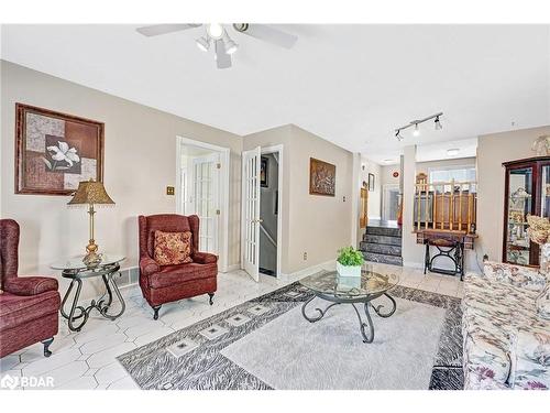 57 Downing Crescent, Barrie, ON - Indoor Photo Showing Living Room