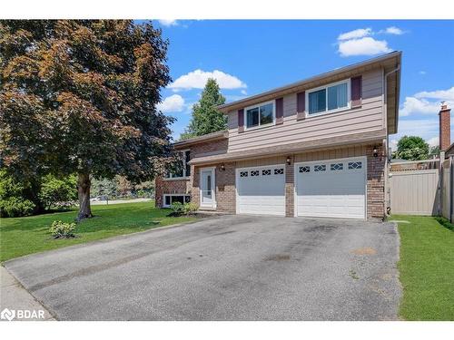 2 Carmichael Court, Orillia, ON - Outdoor