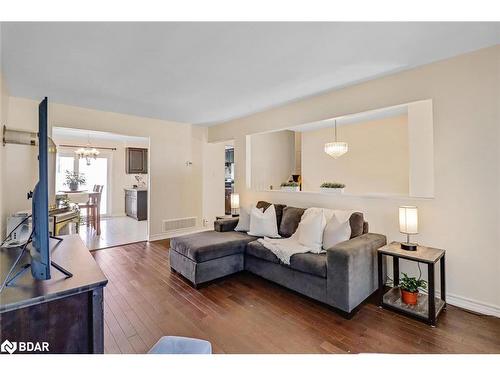 2 Carmichael Court, Orillia, ON - Indoor Photo Showing Living Room