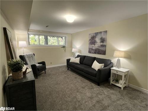 2 Carmichael Court, Orillia, ON - Indoor Photo Showing Living Room