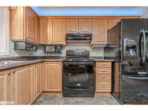 21 Doris Drive, Barrie, ON - Indoor Photo Showing Kitchen With Double Sink