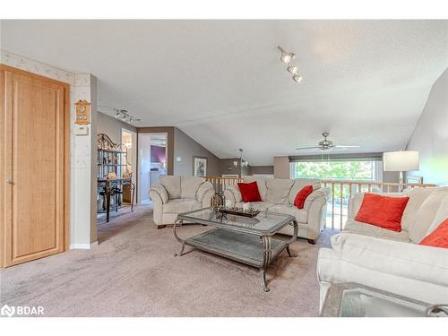 21 Doris Drive, Barrie, ON - Indoor Photo Showing Living Room