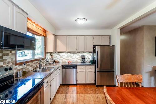 4000 Line 13, Oro-Medonte, ON - Indoor Photo Showing Kitchen With Double Sink