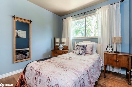 4000 Line 13, Oro-Medonte, ON - Indoor Photo Showing Bedroom