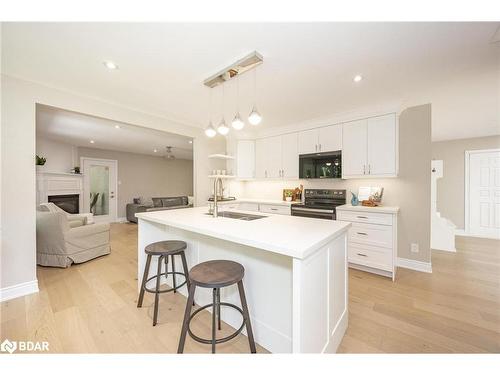 70 Copeland Creek Drive, Tiny, ON - Indoor Photo Showing Kitchen With Upgraded Kitchen