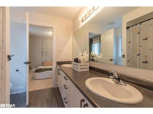 13 Rugman Crescent, Barrie, ON - Indoor Photo Showing Bathroom