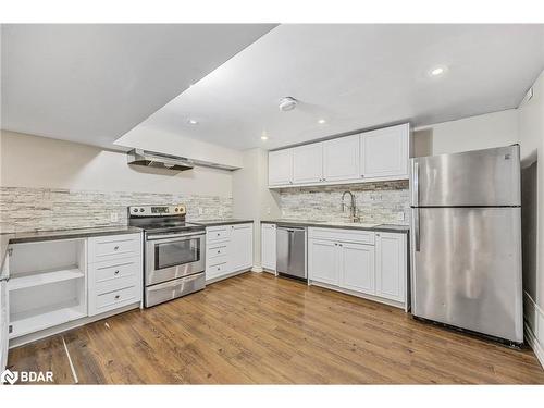 23 Shirley Avenue, Barrie, ON - Indoor Photo Showing Kitchen With Upgraded Kitchen