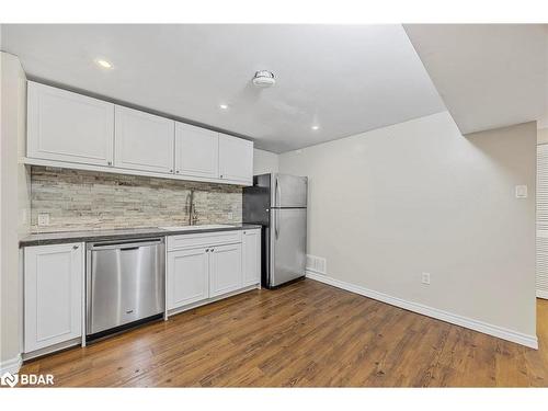 23 Shirley Avenue, Barrie, ON - Indoor Photo Showing Kitchen