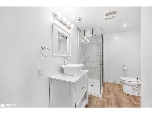 23 Shirley Avenue, Barrie, ON - Indoor Photo Showing Bathroom