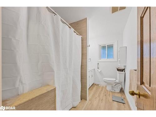 23 Shirley Avenue, Barrie, ON - Indoor Photo Showing Bathroom