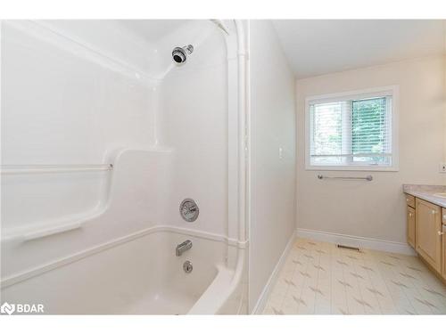 2087 Wilkinson Street, Innisfil, ON - Indoor Photo Showing Bathroom