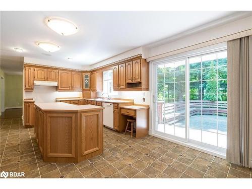 2087 Wilkinson Street, Innisfil, ON - Indoor Photo Showing Kitchen