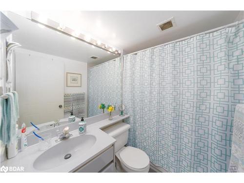 709-75 Ellen Street, Barrie, ON - Indoor Photo Showing Bathroom