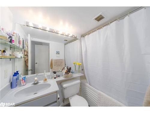 709-75 Ellen Street, Barrie, ON - Indoor Photo Showing Bathroom