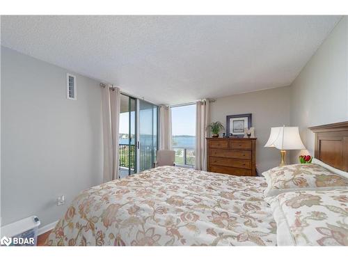 709-75 Ellen Street, Barrie, ON - Indoor Photo Showing Bedroom