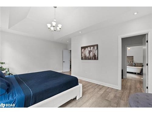 1648 Roslyn Avenue, Innisfil, ON - Indoor Photo Showing Bedroom