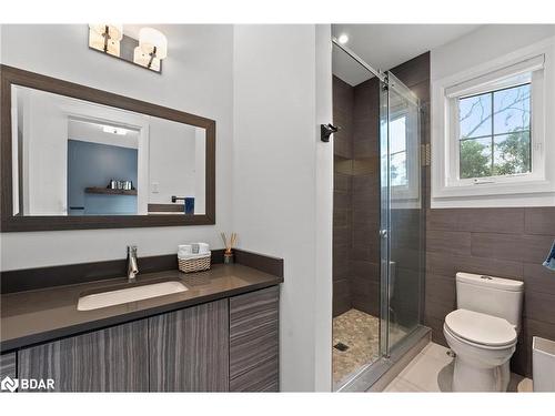 1648 Roslyn Avenue, Innisfil, ON - Indoor Photo Showing Bathroom