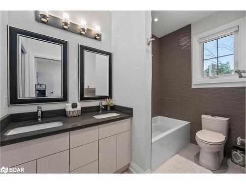 1648 Roslyn Avenue, Innisfil, ON - Indoor Photo Showing Bathroom