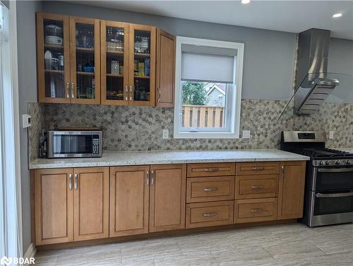 17 Middlebrook Road, Wasaga Beach, ON - Indoor Photo Showing Kitchen