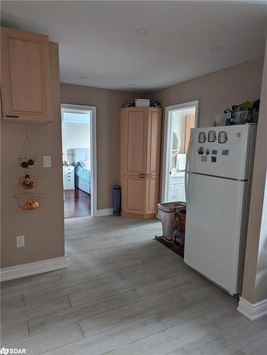 17 Middlebrook Road, Wasaga Beach, ON - Indoor Photo Showing Kitchen