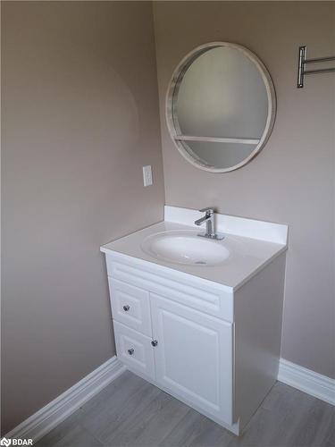 17 Middlebrook Road, Wasaga Beach, ON - Indoor Photo Showing Bathroom