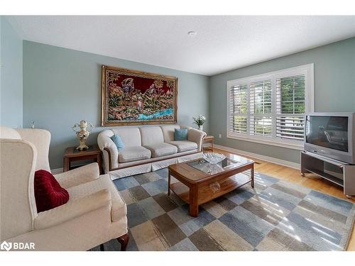 46 Jewel House Lane, Barrie, ON - Indoor Photo Showing Living Room