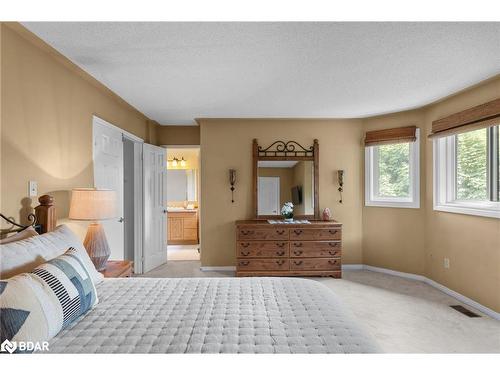 19 Peck Street, Barrie, ON - Indoor Photo Showing Bedroom