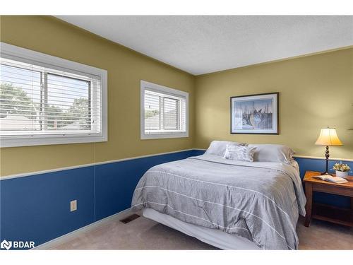 19 Peck Street, Barrie, ON - Indoor Photo Showing Bedroom