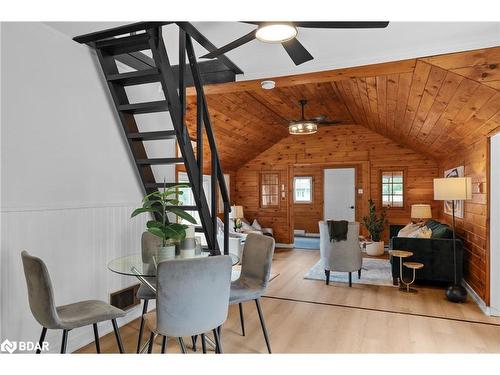 1082 Springdale Park Road, Bracebridge, ON - Indoor Photo Showing Dining Room