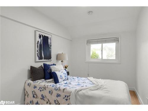 1082 Springdale Park Road, Bracebridge, ON - Indoor Photo Showing Bedroom