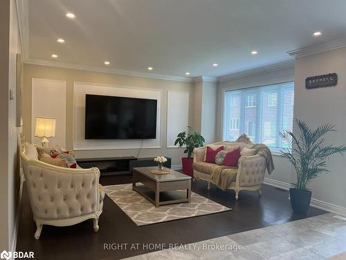 9 Middleton Drive Drive, Wasaga Beach, ON - Indoor Photo Showing Living Room