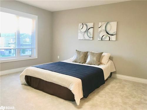 9 Middleton Drive Drive, Wasaga Beach, ON - Indoor Photo Showing Bedroom