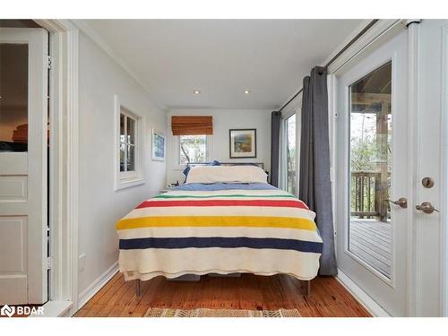 1071 2Nd Line, Innisfil, ON - Indoor Photo Showing Bedroom