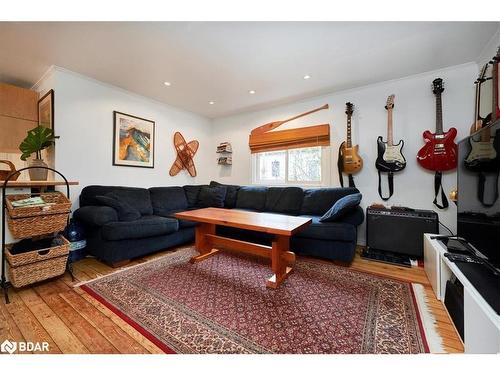 1071 2Nd Line, Innisfil, ON - Indoor Photo Showing Living Room