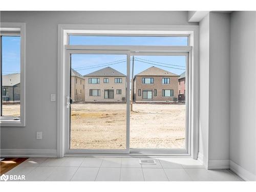 25 Corley Street, Lindsay, ON - Indoor Photo Showing Other Room