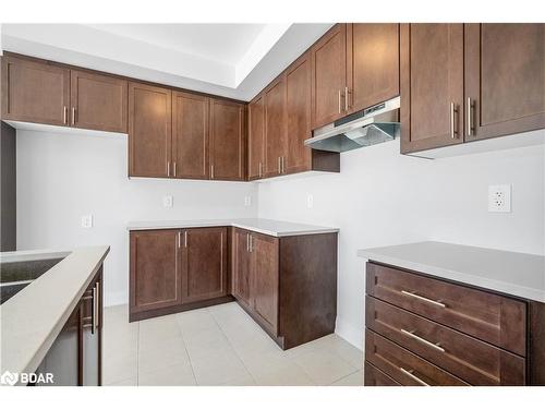 25 Corley Street, Lindsay, ON - Indoor Photo Showing Kitchen With Double Sink